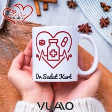 Vuao Doktora Özel Isimli Yazılı Kupa Bardak, Kişiye Özel Baskılı Isme Özel Kupa - Doktor Arkadaşa Eşe Hediye Isim Yazılı Kupa - Doktorlara Kupa Bardağı Çift Taraflı Baskılı Sağlık Çalışanı Meslek Kupası