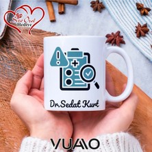 Vuao Doktora Özel Isimli Yazılı Kupa Bardak, Kişiye Özel Baskılı Isme Özel Kupa - Doktor Arkadaşa Eşe Hediye Isim Yazılı Kupa - Doktorlara Kupa Bardağı Çift Taraflı Baskılı Sağlık Çalışanı Meslek Kupası