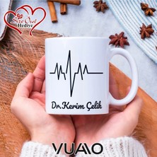 Vuao Doktora Özel Isimli Yazılı Kupa Bardak, Kişiye Özel Baskılı Isme Özel Kupa - Doktor Arkadaşa Eşe Hediye Isim Yazılı Kupa - Doktorlara Kupa Bardağı Çift Taraflı Baskılı Sağlık Çalışanı Meslek Kupası