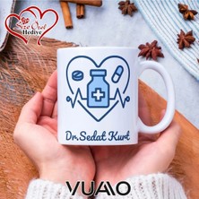 Vuao Doktora Özel Isimli Yazılı Kupa Bardak, Kişiye Özel Baskılı Isme Özel Kupa - Doktor Arkadaşa Eşe Hediye Isim Yazılı Kupa - Doktorlara Kupa Bardağı Çift Taraflı Baskılı Sağlık Çalışanı Meslek Kupası
