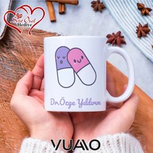 Vuao Doktora Özel Isimli Yazılı Kupa Bardak, Kişiye Özel Baskılı Isme Özel Kupa - Doktor Arkadaşa Eşe Hediye Isim Yazılı Kupa - Doktorlara Kupa Bardağı Çift Taraflı Baskılı Sağlık Çalışanı Meslek Kupası