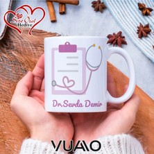 Vuao Doktora Özel Isimli Yazılı Kupa Bardak, Kişiye Özel Baskılı Isme Özel Kupa - Doktor Arkadaşa Eşe Hediye Isim Yazılı Kupa - Doktorlara Kupa Bardağı Çift Taraflı Baskılı Sağlık Çalışanı Meslek Kupası