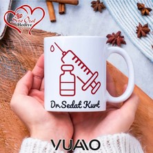 Vuao Doktora Özel Isimli Yazılı Kupa Bardak, Kişiye Özel Baskılı Isme Özel Kupa - Doktor Arkadaşa Eşe Hediye Isim Yazılı Kupa - Doktorlara Kupa Bardağı Çift Taraflı Baskılı Sağlık Çalışanı Meslek Kupası
