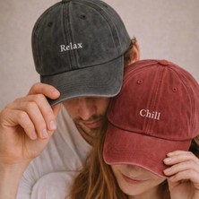 "relax" & "chill" Yazılı Çift Kombini Eskitme Yıkamalı Kep Şapka