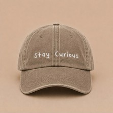 Stay Curious (Meraklı Kal) Yazılı Eskitme Yıkamalı Şapka