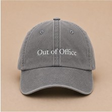 Özel Tasarım Nakış: Solmaz ve Sökülmez Birinci Sınıf Iplikle Işlenmiş Minimal "out Of Office" (Ofis Dışında)