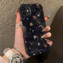 HONTINGA iPhone 11 ile Uyumlu Kılıf Silikon Kenar Sert Arka Kamera Koruyucu Basitlik Anti Düşme Kamera Korumalı Ay ve Yıldız Desen Couple Telefon Kılıfı Kadın ve Erkek Için Uygundur K1-1380