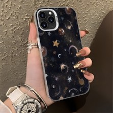 HONTINGA iPhone 11 Pro Max ile Uyumlu Kılıf Silikon Kenar Sert Arka Kamera Koruyucu Basitlik Anti Düşme Kamera Korumalı Ay ve Yıldız Desen Couple Telefon Kılıfı Kadın ve Erkek Için Uygundur K1-1380