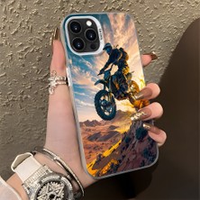 HONTINGA iPhone 15 Pro Max ile Uyumlu Kılıf Silikon Kenar Sert Arka Kamera Koruyucu Basitlik Anti Düşme Kamera Korumalı Motosiklet Desen Couple Telefon Kılıfı Kadın ve Erkek Için Uygundur K1-1383