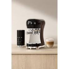 smeg 50's Style Siyah Espresso Kahve Makinesi Seti & Yeni Kompakt Süt Köpürtücülü