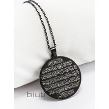 Biuti Siyah Çift Taraflı Çelik Kolye, Ön Yüzünde Ayetel Kürsi Arka Yüzünde Hat Besmele Yazılı Kolye (3 Cm)