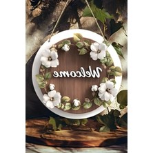 Odea Beyaz Çiçekli Hoşgeldiniz Yazılı Uv Baskı 3D Görünümlü Mdf Kapı Süsü (20 Cm) KS008