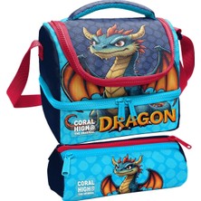 Coral High Erkek Çocuk Mavi Sarı Dragon Desenli Iki Katlı Beslenme Çantası ve Kalemlik Seti (37206+31013)
