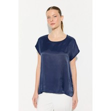 Gusto Yuvarlak Yaka Önü Saten Tshirt - Lacivert