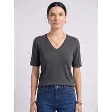 Neden Tekstil Kadın V Yaka Kısa Kollu Basic T-Shirt