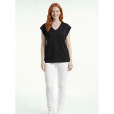 Neden Tekstil Kadın V Yaka Relaxed T-Shirt