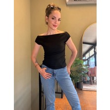 Ali Butik Siyah Geniş Yaka Tişört
