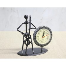 Metal Saatli Keman Çalan Müzisyen ALK4333