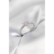 Gümüş Renk Pembe Tek Taş Model Zirkon Taşlı Kadın Yüzük