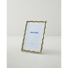 English Home Parry Metal Çerçeve Gold 10x15 cm Şık Dalgalı Tasarım ile Fotoğraflarınızı Sergileyin