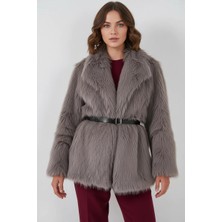 Hanka Kadın Geniş Yaka Kemerli Kürklü Oversize Füme Kaban