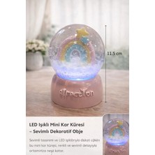 Evvel Zaman Antik LED Işıklı Mini Kar Küresi – Gökkuşağı Temalı Dekoratif Obje