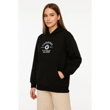 Kadın Kapüşonlu Kanguru Cepli Sweatshirt 3 Iplik Pamuklu Baskılı Hoodie - Siyah