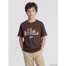 LC Waikiki Lcw Kids Kahverengi Bisiklet Yaka Stumble Guys Baskılı Erkek Çocuk Tişört