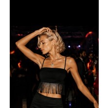 İbeeka Siyah Püskül Detaylı Askılı Crop Bluz Beach Club Festival ve Gece Stili