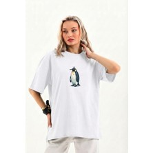 Kadın T-Shirt Penguen Baskılı Bisiklet Yaka Kısa Kol Yazlık Tişört - Beyaz