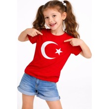Medi Giyim Kız Çocuk Tişört Bisiklet Yaka Ay Yıldız Bayrak Baskılı T-Shirt - Kırmızı