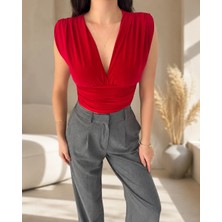 İkales Vatkalı Kolsuz V Yaka Drapeli Crop Bluz Likralı Fit