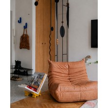 Basart Modern V Tipi Kitaplık Standı – Dekoratif Kitap ve Dergi Sergileme Ünitesi | Minimal Tasarım Yer Tipi Kitap Tutucu