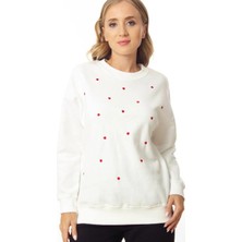 Ded Collection Kadın Rahat Kırmızı Kalp Desenli Yuvarlak Yaka Uzun Kollu Beyaz Sweatshirt
