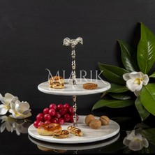 Miarik Design Dekoratif 2 Katlı Sunumluk Doğal Beyaz Mermer Gumus Yengec Aksesuarli Kurabiyelik & Pastalık