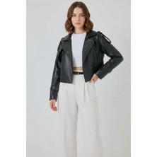 buğrahayalin Kadın Geniş Yaka Oversize Siyah Ceket