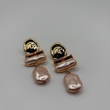 Marem Pembe Barok Inci Detaylı Sallantılı Kadın Küpe 7 cm Gold Renk Taşlı Şık Tasarım Küpe