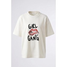 Anetos Kirmizi Dudak Girl Gang Tasarım Sırt Baskılı Pamuk Beyaz Oversize T-Shirt