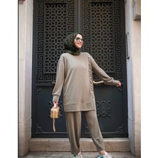 Esra Butik Ipek Cupra Kumaş Düğme Detaylı Tunik Pantolon Takım – Bej / Haki