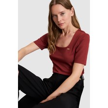 U.S. Polo Assn. Kadın Vişne Kare Yaka Basic Tişört 50323524-VR223