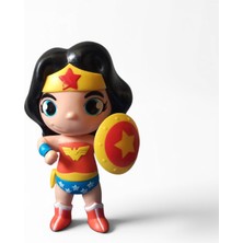 Hureggo Vintage Dc Comics Wonder Woman Chibi Mini Figür Oyuncak - Yıldızlı Kalkanlı Koleksiyonluk Süper Kahraman (8-10 Cm)