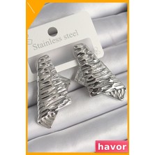 Havor Pirinç Kare Plaka Katlanmış Detaylı Kadın Küpe