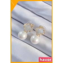 Havor Pirinç Minimal Çiçek Desenli Zirkon Taşlı Kadın Küpe