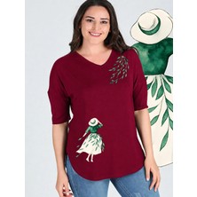 Curvy Trend Büyük Beden Kız ve Yapraklar Baskılı Yarım Kol Yan Yırtmaç Bluz