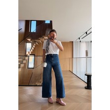 Özge Özgenç Kemer Kısmı Pileli Kısa Jean