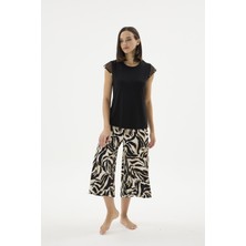Sevim Kadın Tül Detaylı Kısa Kol Zebra Desenli Kapri Pijama Takımı C4T1N771