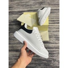 Atk Giyim Trendleri Yakalayın! 👟 Minimalist ve Rahat 3 Renk Seçeneğiyle Yeni Sezon Sneaker'lar Stoklarda." Ayakkabı