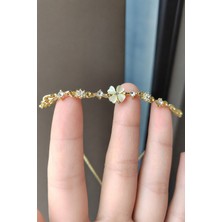 Trend Collection Gold Renk Yonca Figürlü Kadın Bileklik Taş Detaylı Pinterest Tasarım