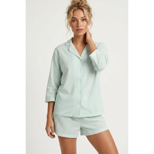 Siyah İnci Yeşil Çizgi Desenli Düğmeli Ince Soft Örme Şortlu Pijama Takımı 8054