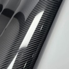 Larskas 5d Ultra Parlak Dayanıklı Kendinden Yapışkanlı Üst Kısmı Koruma Jelatinli Hava Kanallı Siyah Karbon Fiber Folyo (50CM x 1 Metre)